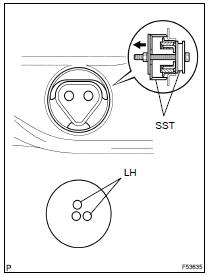 REMOVE REAR DIFFERENTIAL MOUNT CUSHION NO.1