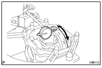 INSPECT RUNOUT OF DIFFERENTIAL CASE ASSY