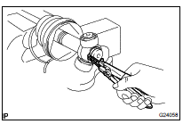 REMOVE REAR DRIVE SHAFT INBOARD JOINT ASSY LH