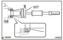 REMOVE TRANSFER RH BEARING RETAINER OIL SEAL