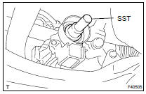 REMOVE PROPELLER W/CENTER BEARING SHAFT ASSY