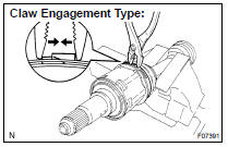  INSTALL FRONT AXLE INBOARD JOINT BOOT LH CLAMP