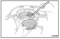 INSPECT TOOTH CONTACT BETWEEN RING GEAR AND DRIVEN PINION