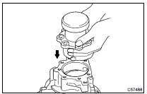 INSTALL TRANSFER RH BEARING RETAINER SUB-ASSY