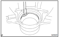 REMOVE PISTON SEAL