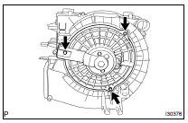 REMOVE COOLING UNIT MOTOR SUB-ASSY W/FAN