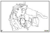 REMOVE AIRMIX DAMPER SERVO SUB-ASSY