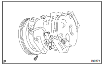 INSPECT MAGNETIC CLUTCH CLEARANCE