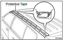 REMOVE ROOF DRIP SIDE FINISH MOULDING CENTER LH