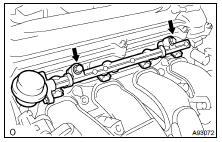 REMOVE FUEL DELIVERY PIPE W/INJECTOR